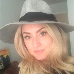 Grey felt Fedora hat